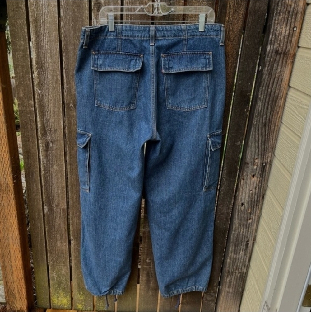 Levis '94 Baggy Cargo Jogger Size 32 Fits Size 14 - Picture 3 of 10